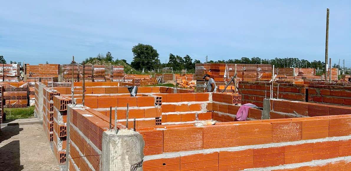 Sigue la construcción de 66 viviendas en Lobería