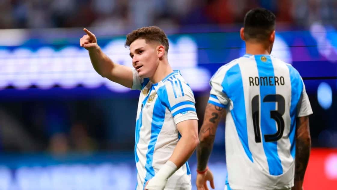 Argentina venció a Canadá, por 2 a 0, con goles de Julián y Lautaro