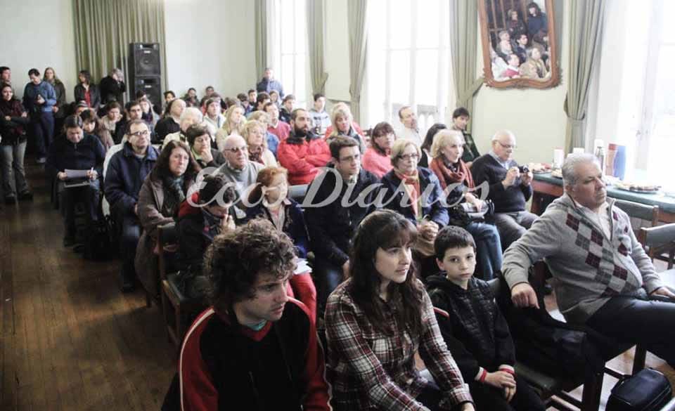 LOBERÍA: A sala llena se realizó la charla sobre fauna silvestre