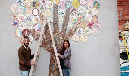 Un mural que simboliza la lucha contra la desnutrición infantil