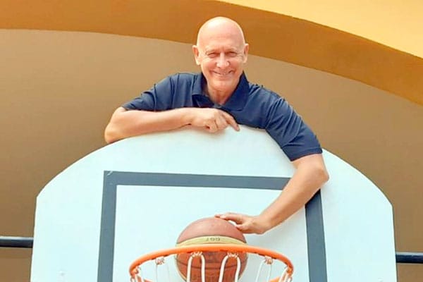 Nuevo paso para Roberto Craig como DT en el basquet de España