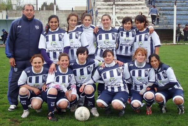 El primer torneo oficial de fútbol femenino