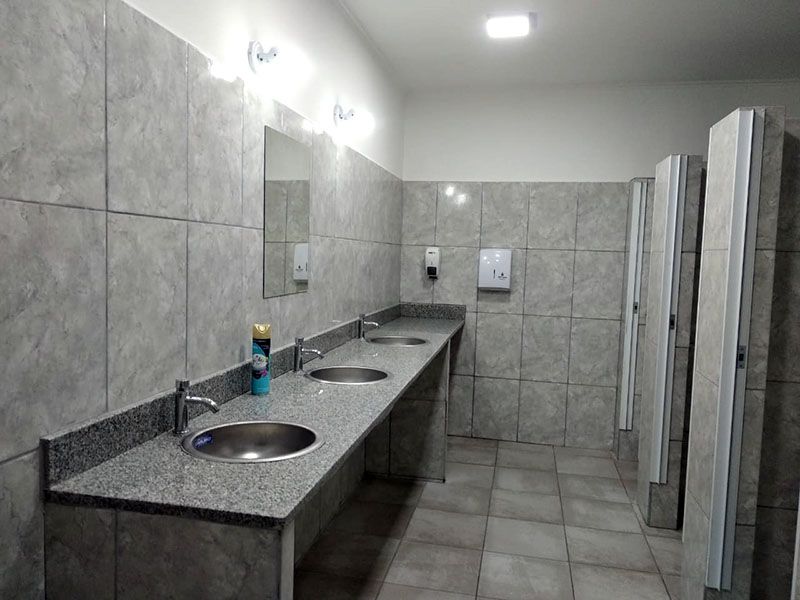 Nuevos baños en club de Ochandio