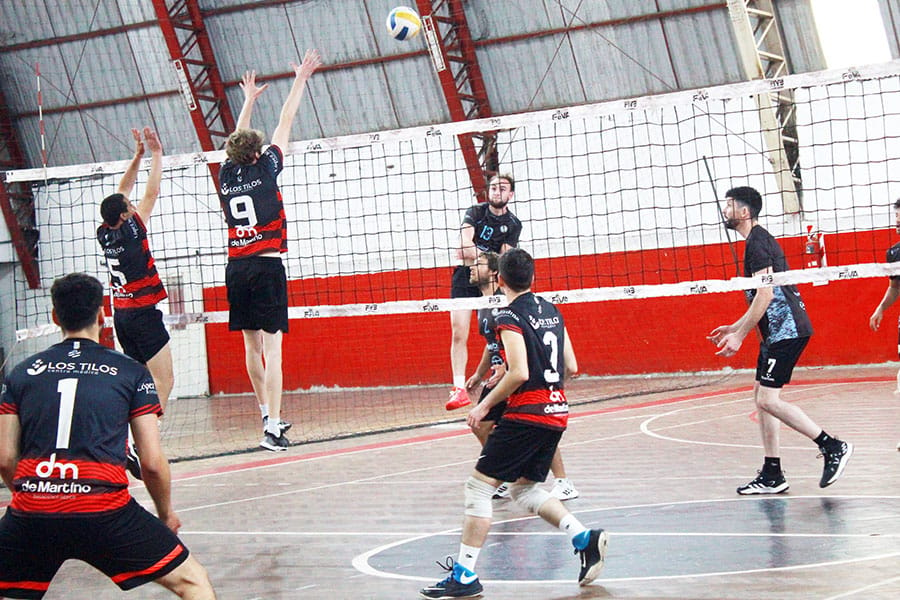 Huracán inició la campaña para jugar la Liga Federal de Voleibol