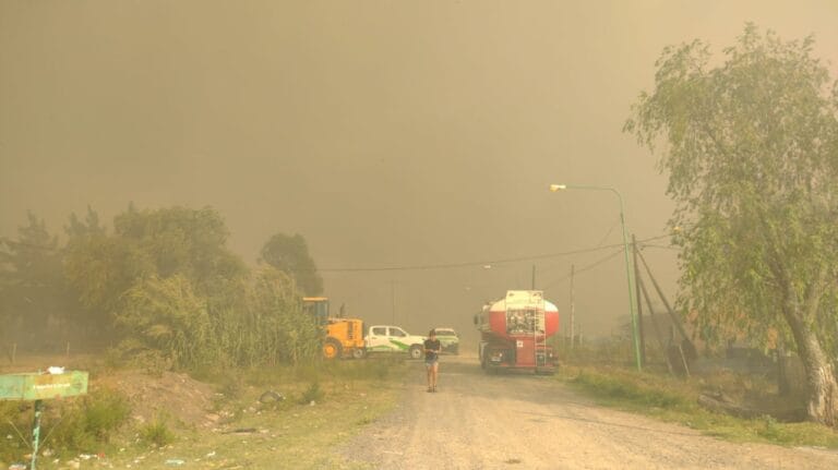 Se incendia una reserva en Punta Lara y el humo afecta a la capital bonaerense