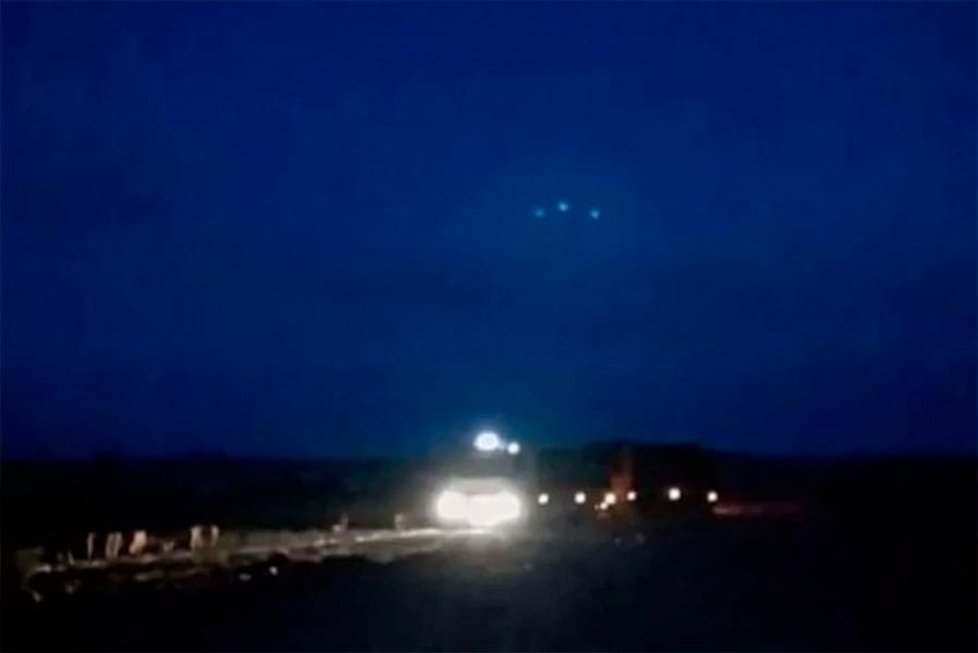 OVNI en la zona: fotografiaron tres extrañas luces en Patagones