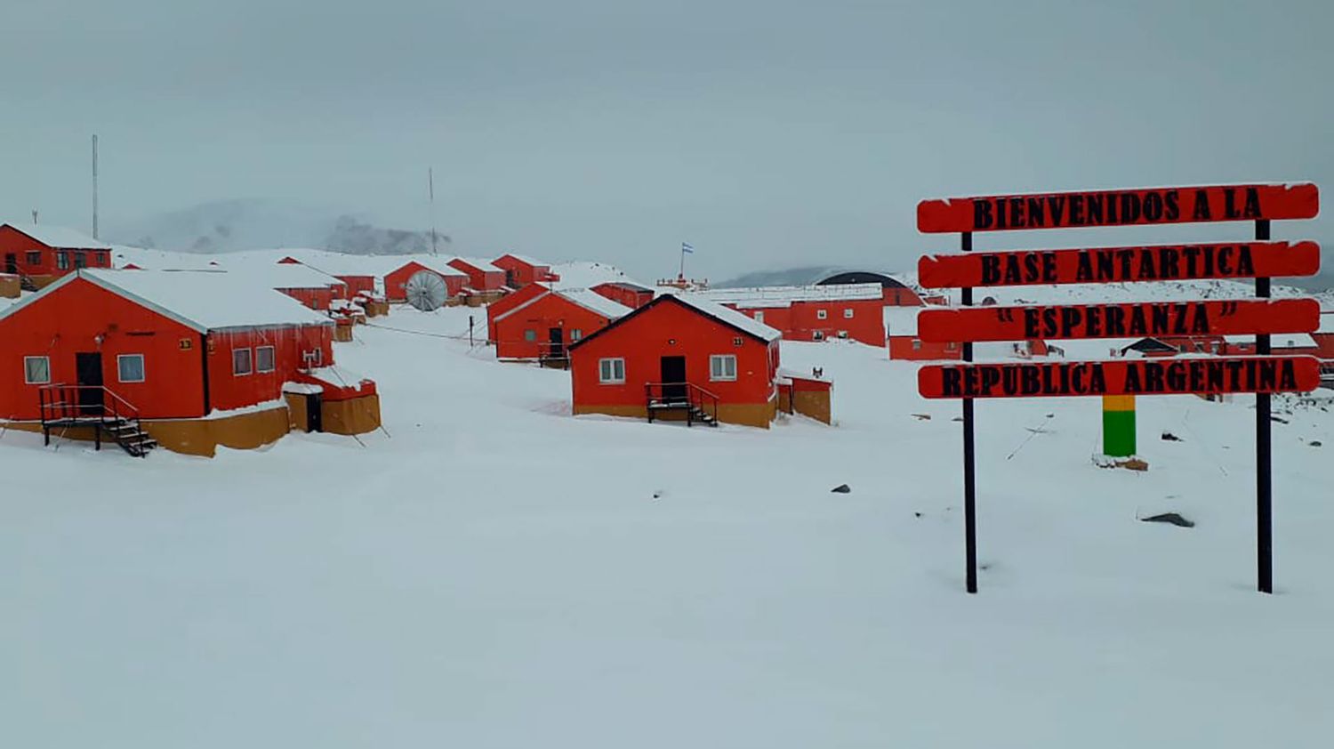 El presidente Javier Milei visitará la base Esperanza, el mayor asentamiento argentino en la Antártida.