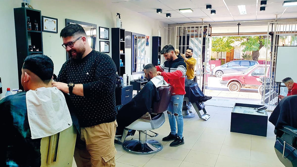 “Descabellados Barbershop”,