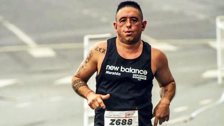 El hombre tiene 43 años y participó de la última edición del Maratón Ciudad de Mar del Plata. Foto: Fotorun