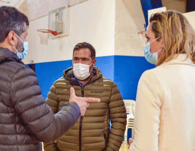 Los precandidatos salen a buscar el apoyo del vecino