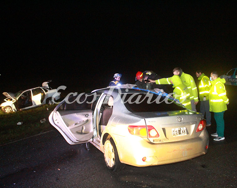 Dos muertos y cinco heridos en un choque frontal en ruta 228 – Ecos ...