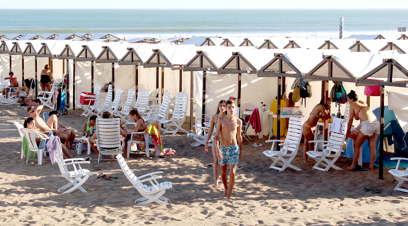 Cuánto costará alquilar una carpa o una sombrilla en la temporada – Ecos  Diarios Necochea