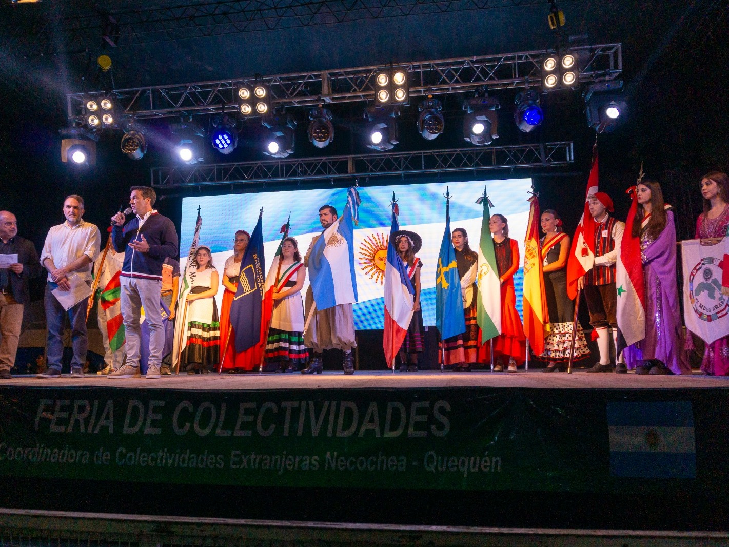 Raíces que unen: Necochea celebra la identidad migrante en la Feria de ...